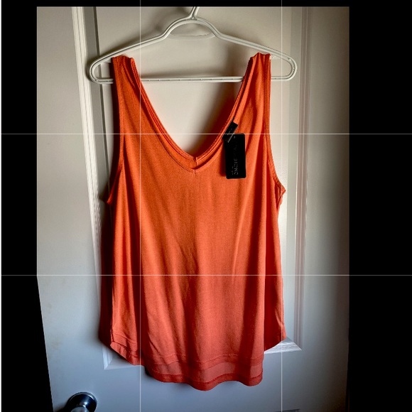 Flowy Tank - Picture 1 of 3